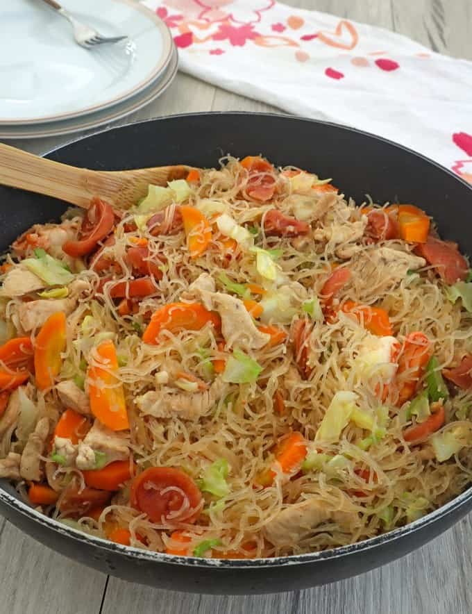 Pancit bihon在平底锅里煮GydF4y2Ba