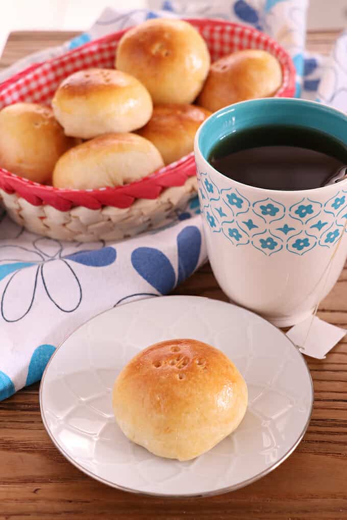 Pan de Coco配上一杯滚烫的茶。gydF4y2Ba
