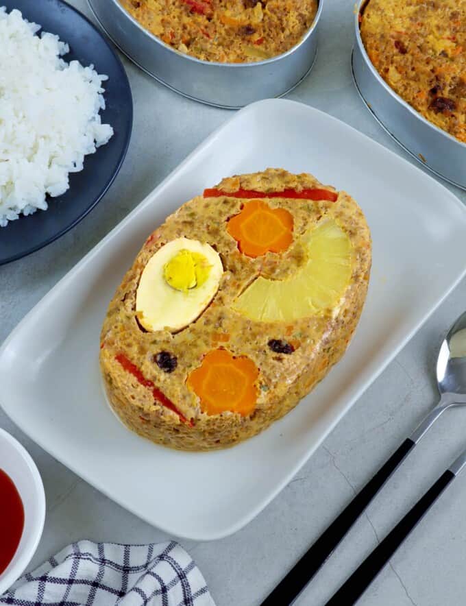 Marikina Meatloaf在盘子上